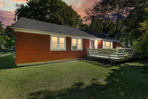 Backyard, Exterior, Facade, Cape Cod