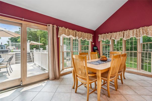 Dining room, Interior
