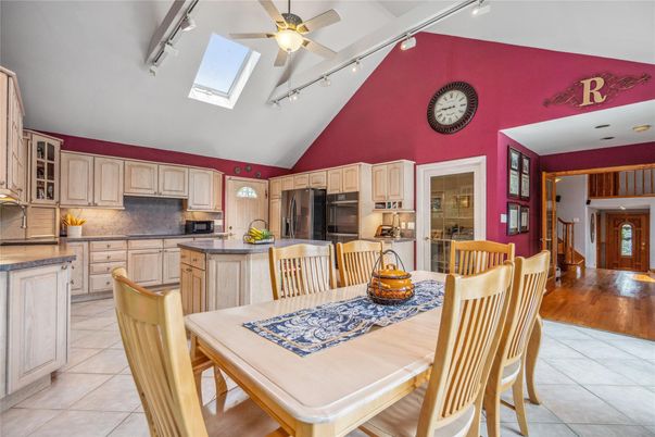 Dining room, Interior, Kitchen, Stainless Steel Appliances, Wood Texture Flooring