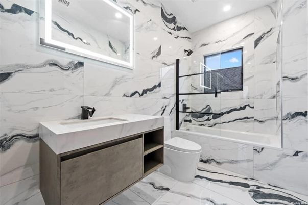 Bathroom, Interior, Marble, Marble Walls, Recessed Lighting