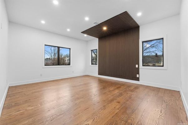Empty room, Interior, Recessed Lighting, Wood Texture Flooring