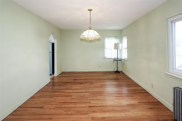 Interior, Pendant Lights, Wood Texture Flooring