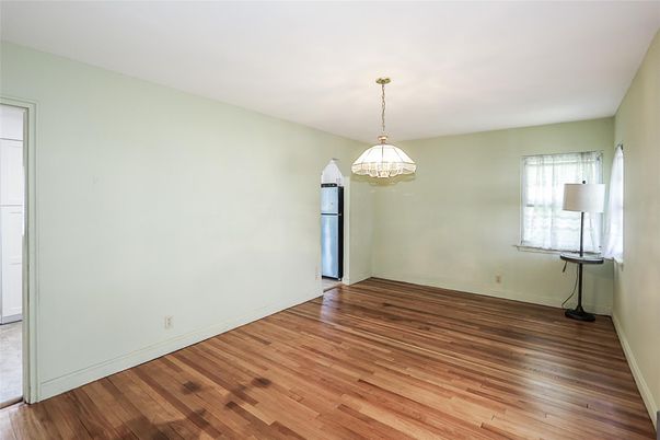 Empty room, Interior, Pendant Lights, Wood Texture Flooring