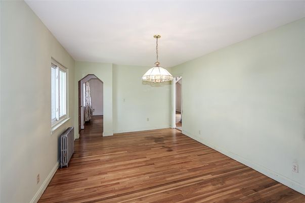 Empty room, Interior, Pendant Lights, Wood Texture Flooring