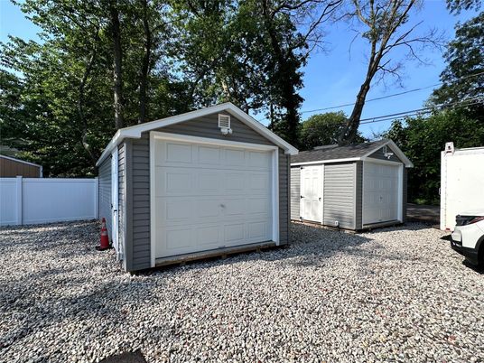 Detached Garage, Exterior