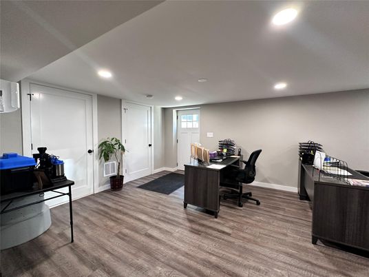 Home Office, Interior, Recessed Lighting, Wood Texture Flooring