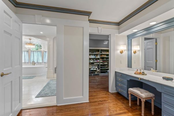 Bathroom, Chandelier, Interior, Recessed Lighting, Wood Texture Flooring