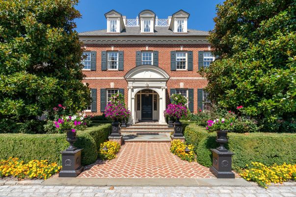 Exterior, Facade, Brick Facade, Georgian