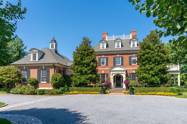 Exterior, Facade, Brick Facade, Georgian