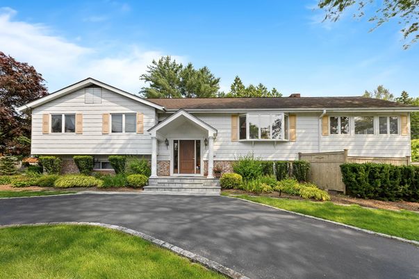 Exterior, Facade, Raised Ranch