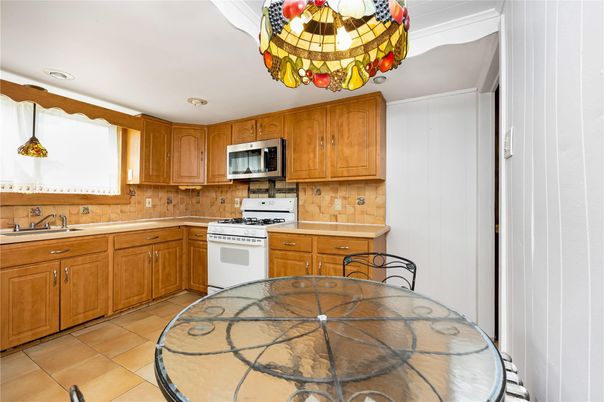 Dining room, Interior, Kitchen, Recessed Lighting