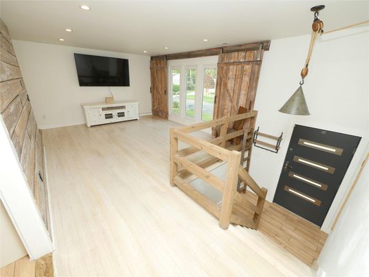 Interior, Recessed Lighting, Wood Texture Flooring