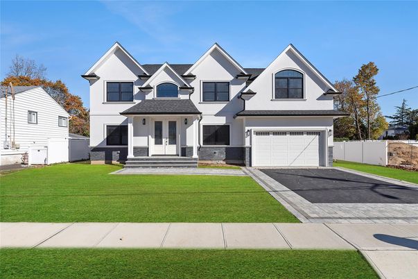 Attached, Exterior, Facade, Farmhouse
