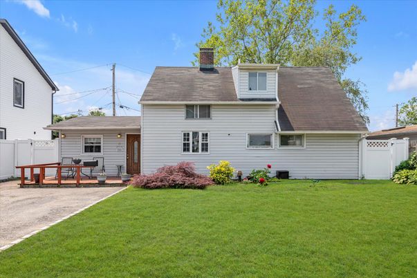 Backyard, Exterior, Facade, Cape Cod