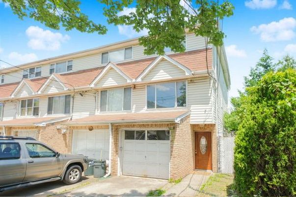 Attached, Exterior, Facade, Brick Facade, Rowhouse