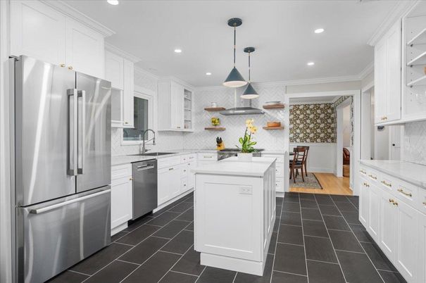 Dining room, Interior, Kitchen, Pendant Lights, Recessed Lighting, Stainless Steel Appliances