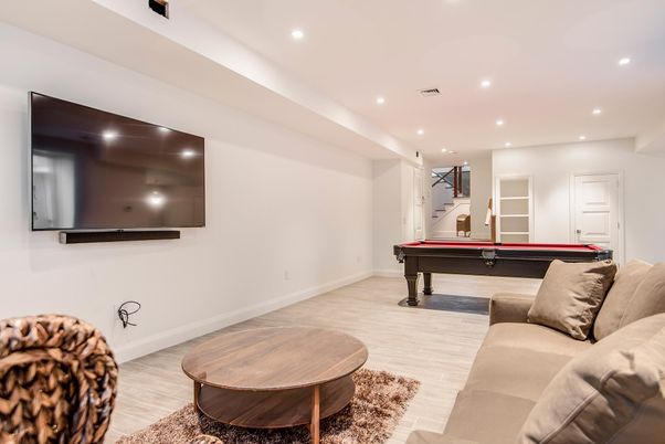 Billiard Table, Game Room, Interior, Living room, Recessed Lighting, Wood Texture Flooring