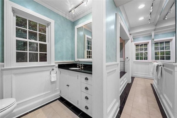 Bathroom, Interior, Recessed Lighting