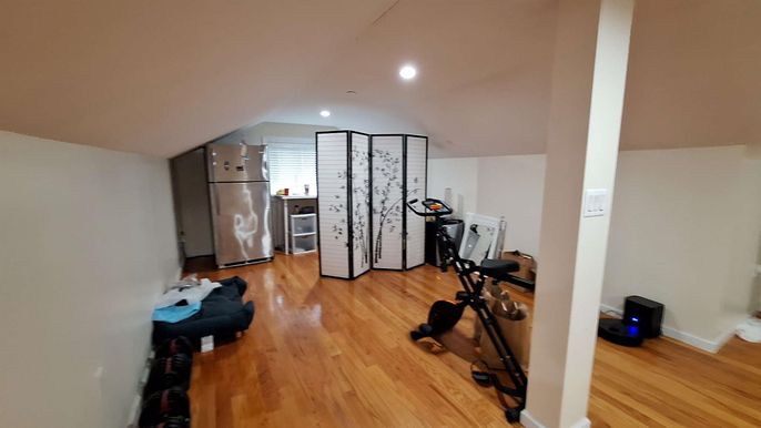 Fitness Equipment, Interior, Recessed Lighting, Wood Texture Flooring