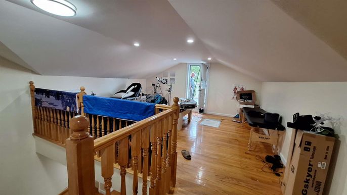 Interior, Recessed Lighting, Wood Texture Flooring
