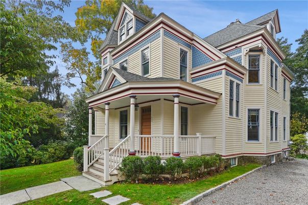 Exterior, Facade, Queen Anne Victorian