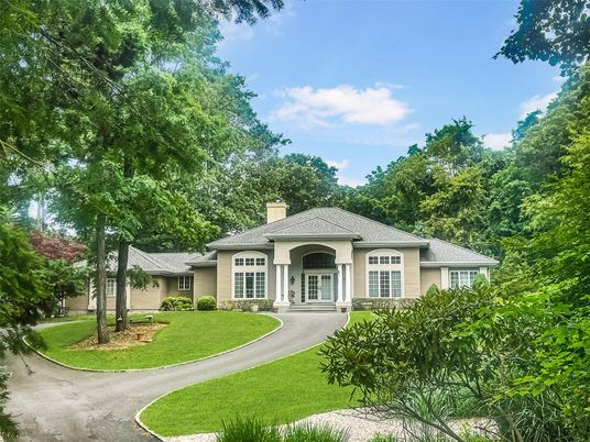 Backyard, Exterior, Facade, French Provincial