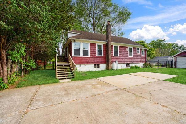 Backyard, Detached Garage, Exterior, Facade, Cape Cod