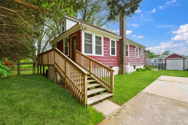 Backyard, Detached Garage, Exterior