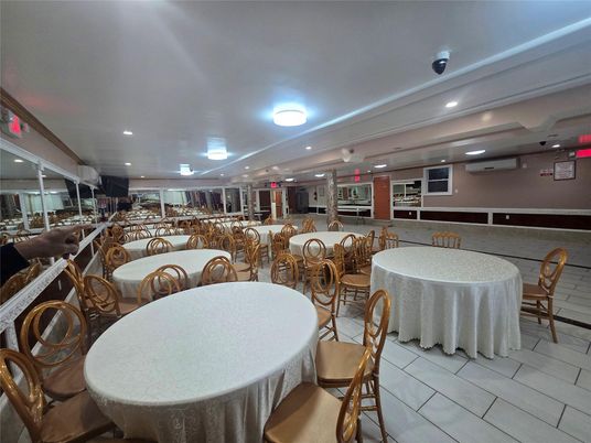 Dining room, Interior, Recessed Lighting