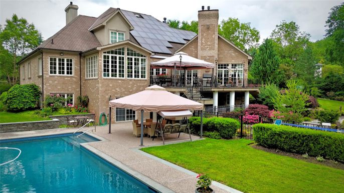 Exterior, Pool, Solar Panels