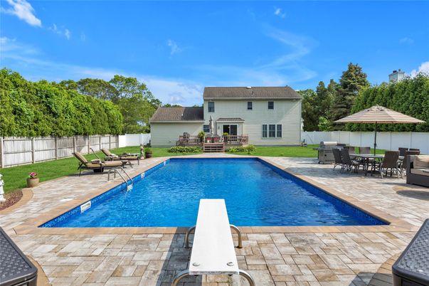 Exterior, Pool