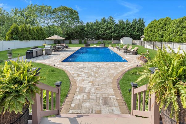Exterior, Pool