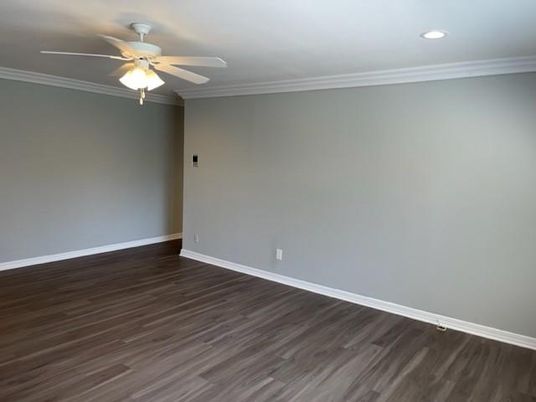 Empty room, Interior, Recessed Lighting, Wood Texture Flooring