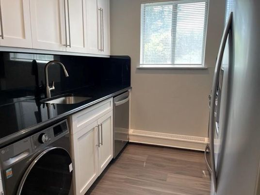Interior, Kitchen, Washer, Wood Texture Flooring