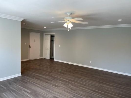 Empty room, Interior, Recessed Lighting, Wood Texture Flooring
