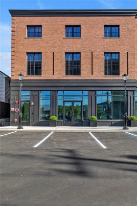 Exterior, Facade, Brick Facade, Rowhouse
