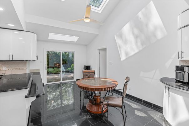 Dining room, Interior, Kitchen, Recessed Lighting