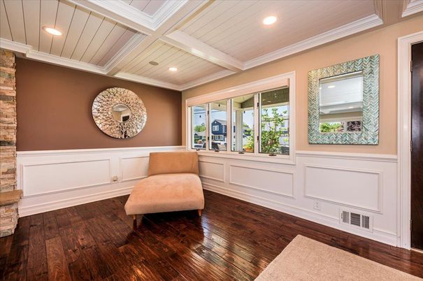 Interior, Recessed Lighting, Wood Texture Flooring