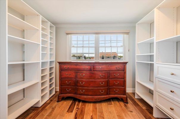 Interior, Walk-in Closets, Wood Texture Flooring