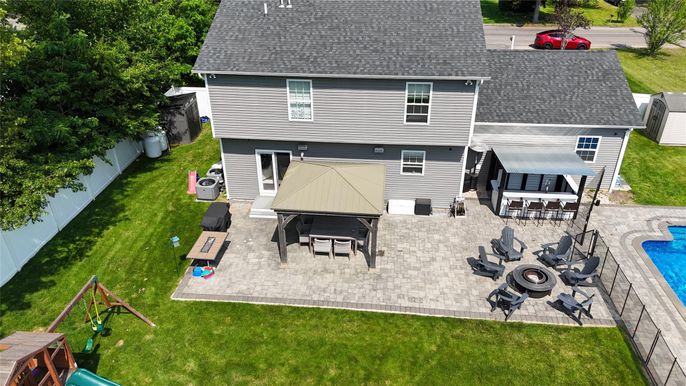 Exterior, Drone