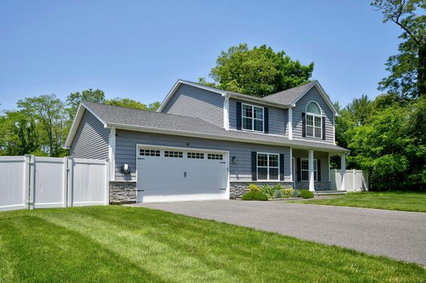 Attached, Exterior, Facade, Farmhouse