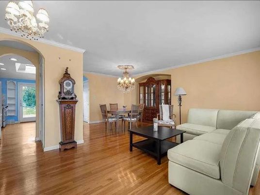 Chandelier, Dining room, Interior, Living room, Wood Texture Flooring