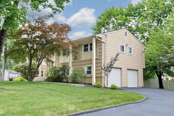 Attached, Exterior, Facade, Raised Ranch