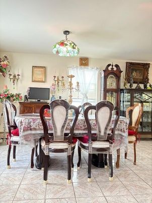 Dining room, Interior