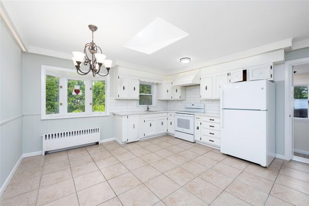 Chandelier, Interior, Kitchen