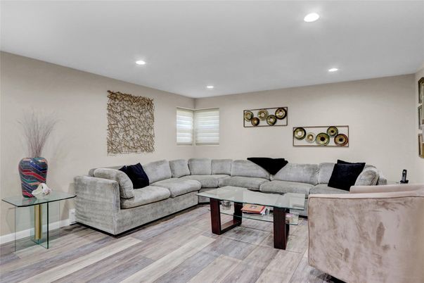 Interior, Living room, Recessed Lighting, Wood Texture Flooring