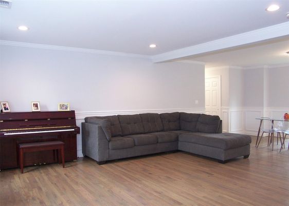 Interior, Piano, Recessed Lighting, Wood Texture Flooring