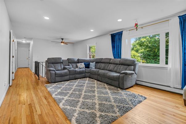 Interior, Living room, Recessed Lighting, Wood Texture Flooring