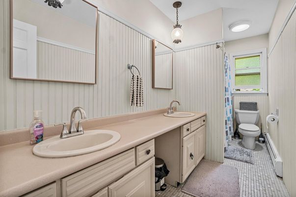 Bathroom, Dual Sink Vanities, Interior, Pendant Lights