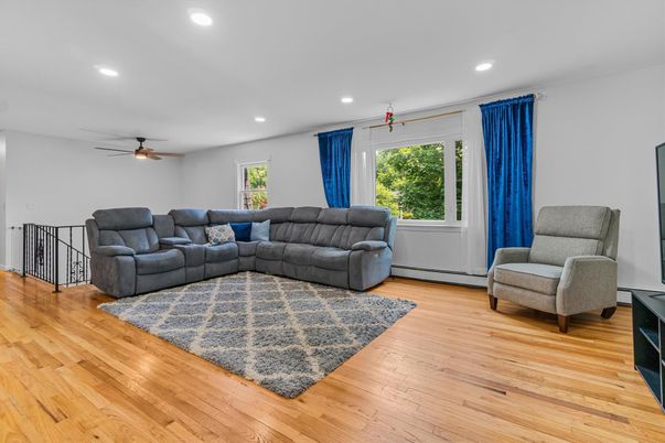 Interior, Living room, Recessed Lighting, Wood Texture Flooring